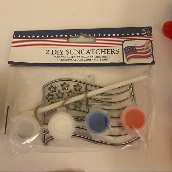 Patriotic Party Supplies Set - Red, White, and Blue - Picture 5 of 7